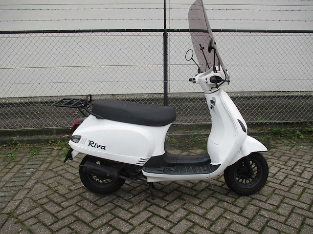 Riya - snorscooter - riva - scooter - afbeelding 8 van  11