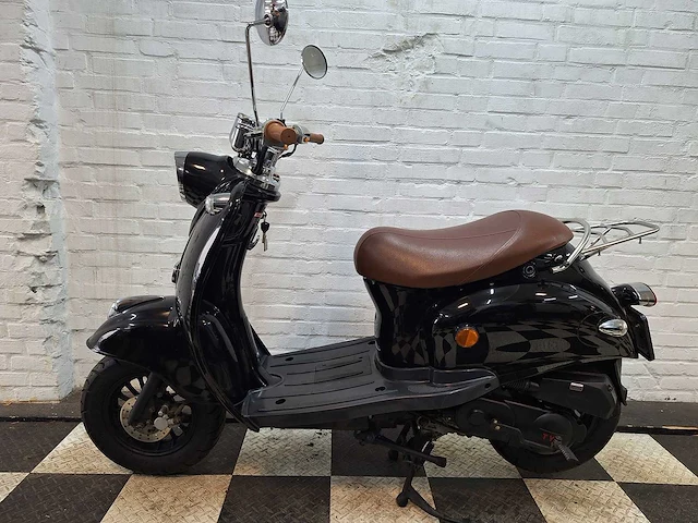 Riya retro pico 25 km snorscooter 4takt - afbeelding 1 van  6