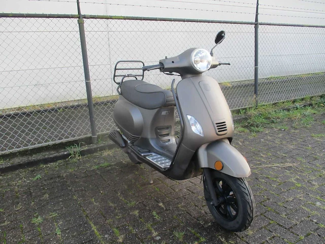 Riya riva - snorscooter - lux fb ty50qt-k - scooter - afbeelding 7 van  11