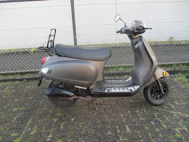 Riya riva - snorscooter - lux fb ty50qt-k - scooter - afbeelding 8 van  11