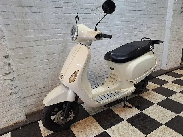 Riya ry50qt-16 riva 25 km snorscooter 4takt - afbeelding 2 van  7