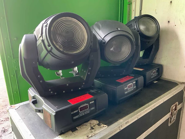 Robe 250 at color wash moving head (3x) - afbeelding 2 van  7