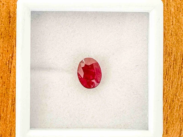 Robijn - 2.34 carat natuurlijke robijn - afbeelding 1 van  4