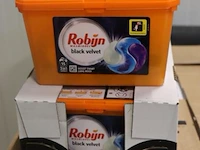 Robijn black velvet 3 in 1 capsules - 5 dozen á 15 stuks - afbeelding 1 van  4