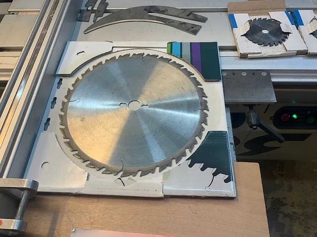 Robland - nz3200 - formaatcirkelzaagmachine - afbeelding 11 van  26