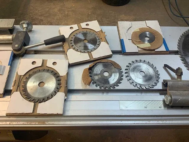 Robland - nz3200 - formaatcirkelzaagmachine - afbeelding 15 van  26