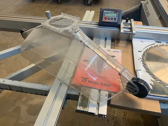 Robland - nz3200 - formaatcirkelzaagmachine - afbeelding 18 van  26