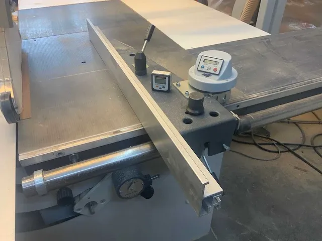 Robland - nz3200 - formaatcirkelzaagmachine - afbeelding 24 van  26