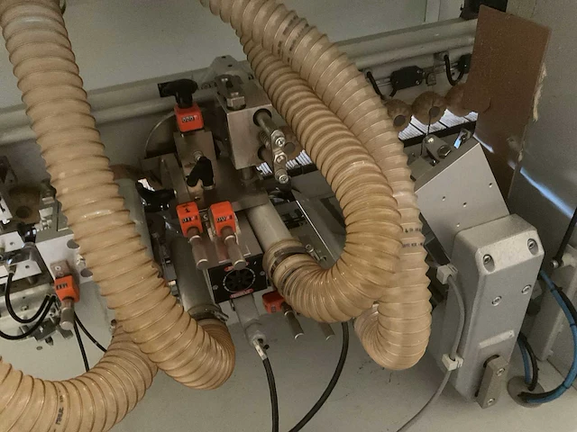 Robland km-675 kantenaanlijmmachine - afbeelding 2 van  26