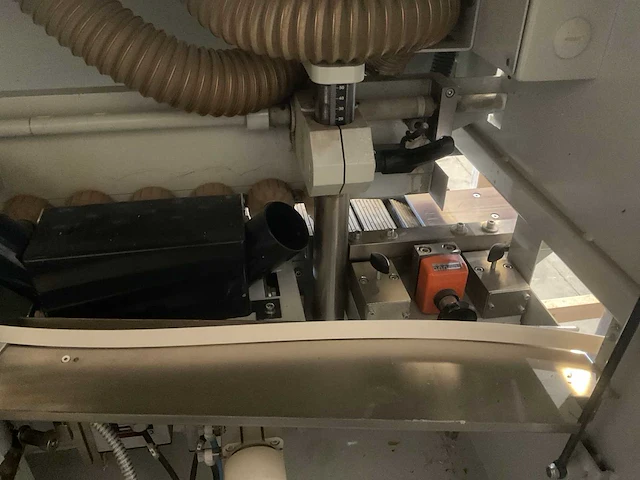 Robland km-675 kantenaanlijmmachine - afbeelding 21 van  26