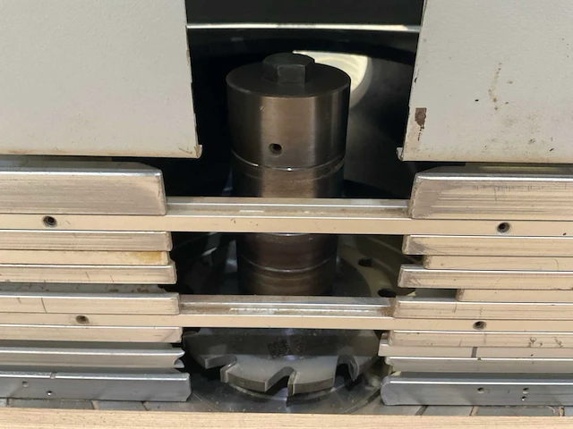 Robland t120 tafelfreesmachine - afbeelding 23 van  29