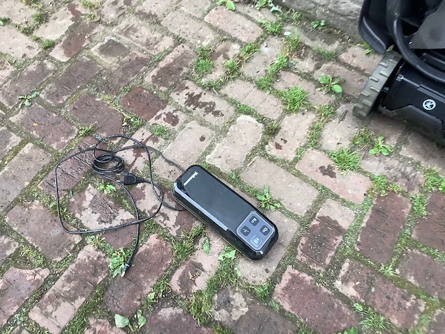 Robomow rc304 robotmaaier - afbeelding 4 van  4