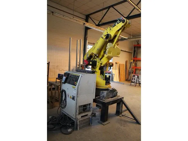 Robot fanuc s-420if met aanstuurkast system r-j2. bouwjaar 1997. niet in bedrijf - afbeelding 3 van  7