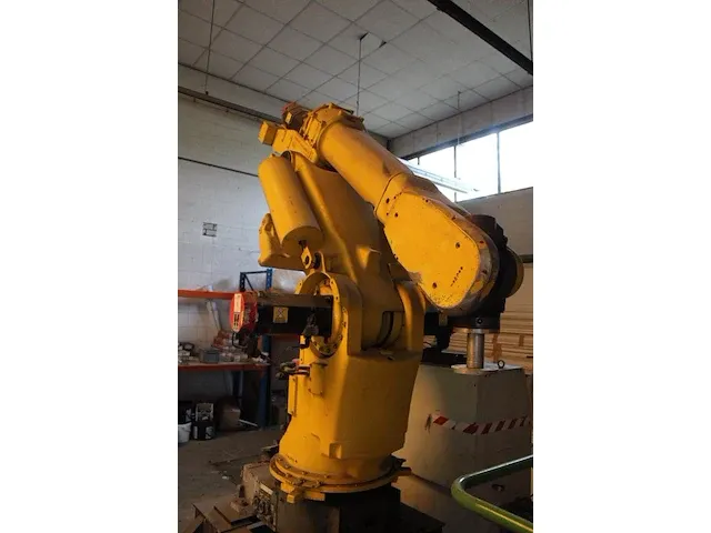 Robot fanuc s-420if met aanstuurkast system r-j2. bouwjaar 1997. niet in bedrijf - afbeelding 7 van  7