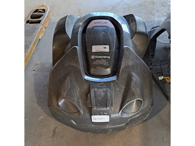 Robotmaaier, husqvarna, 330x, 2014 - afbeelding 1 van  6