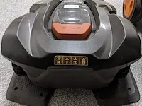 Robotmaaier husqvarna, auto mower 330x husqvarna, auto mower 330x robotmaaier, grijs / chroom - afbeelding 2 van  7