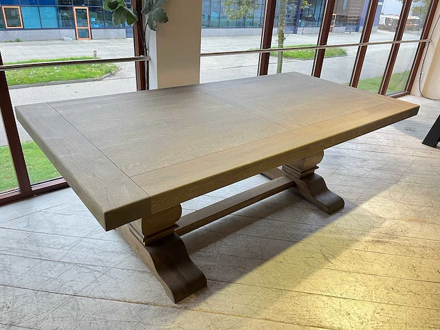 Robuuste houten eetkamertafel - afbeelding 2 van  6