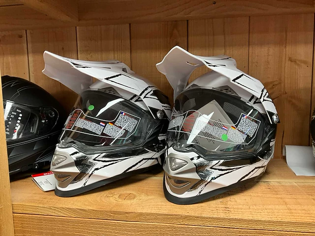 Rocc 851 motorhelm (2x) - afbeelding 1 van  6