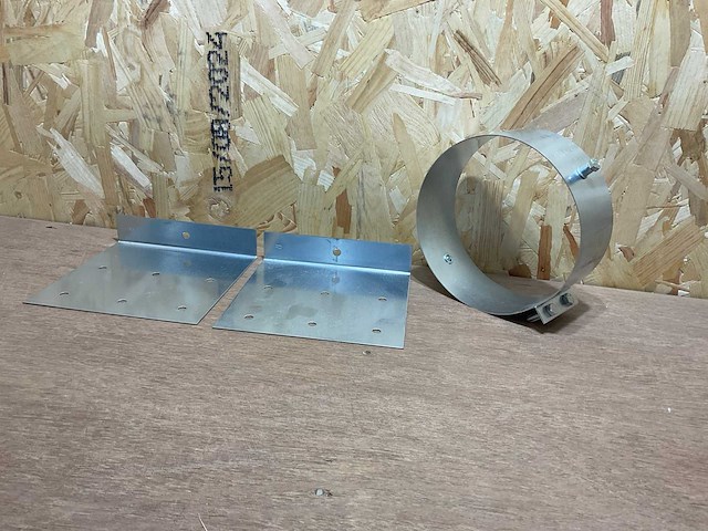 Roccheggiani dp150/spg200 daksteun voor hellend dak (5x) - afbeelding 1 van  8