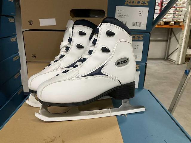 Roces rfg 1 schaatsen maat 36 (10x) - afbeelding 1 van  3