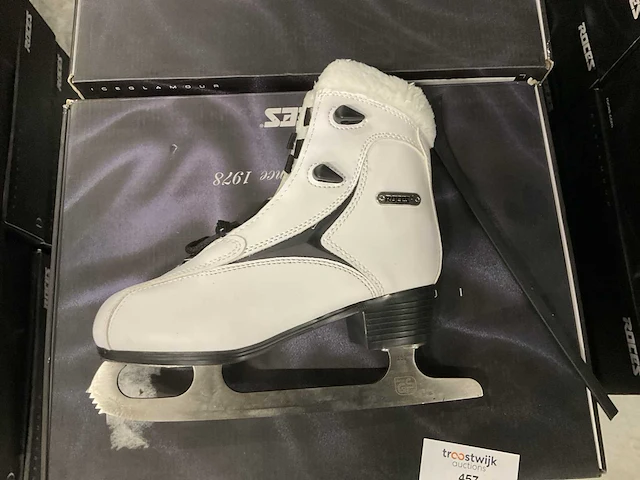 Roces rfg glamour fur inside schaatsen maat 36 (10x) - afbeelding 1 van  2