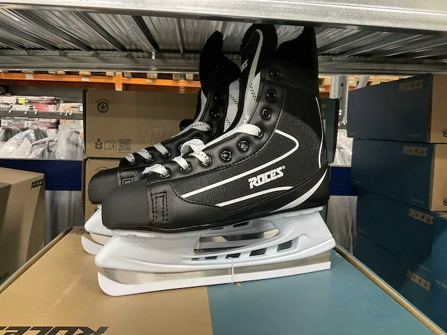 Roces rh 4 schaatsen maat 41 (8x) - afbeelding 1 van  3