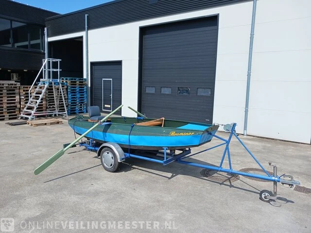 Roeiboot/visboot met trailer en 2 buitenboord motoren, blauw - afbeelding 1 van  43