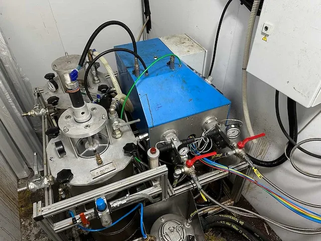 Roerstreek - hoekverlijmingsmachine met tartler mdm 6 doseer- lijminstallatie - 2015 - afbeelding 15 van  16