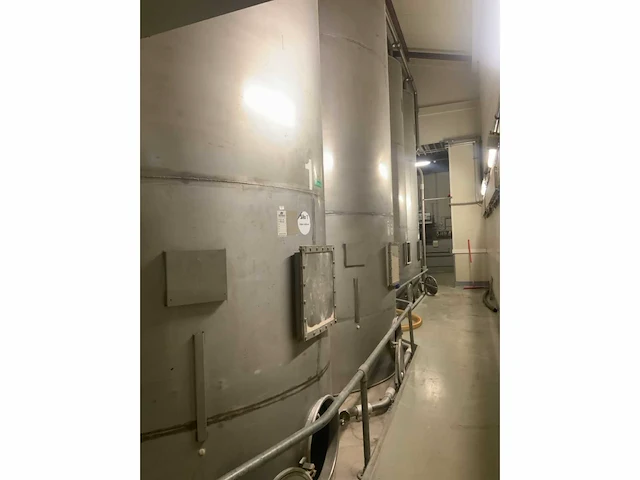Roestvaststalen silo(5x) met 1 stoffilter en 2 productblowers - afbeelding 10 van  23