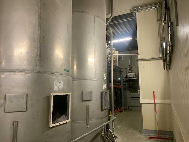 Roestvaststalen silo(5x) met 1 stoffilter en 2 productblowers - afbeelding 13 van  23