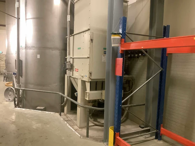 Roestvaststalen silo(5x) met 1 stoffilter en 2 productblowers - afbeelding 20 van  23