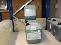 Roetreininger mild cleaner hc 7. 3 flacons. - afbeelding 1 van  3