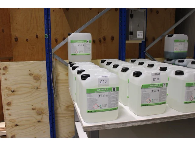 Roetreininger strong cleaner h 8. 5 flacons. - afbeelding 1 van  3
