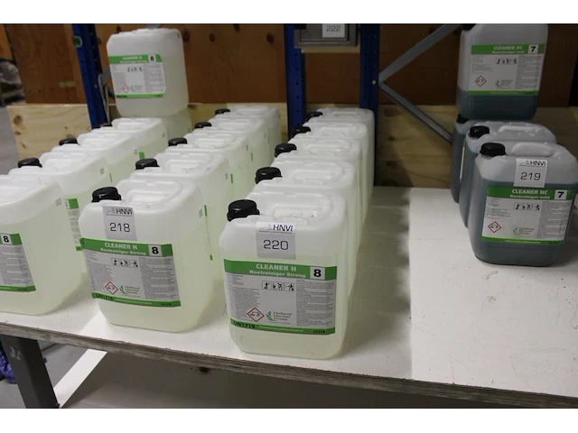 Roetreininger strong cleaner h 8. 5 flacons. - afbeelding 1 van  3