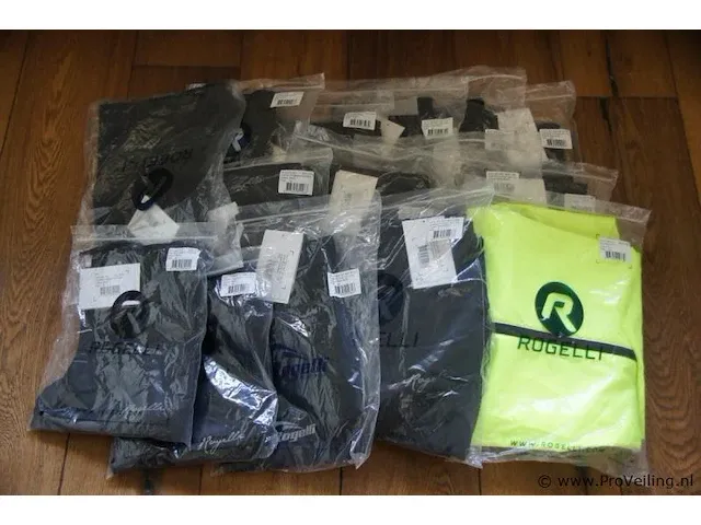 Rogelli hardloopbroeken & shirts - 15 stuks - afbeelding 1 van  2