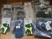 Rogelli wielrenhandschoenen & kleding - 15 stuks - afbeelding 1 van  2