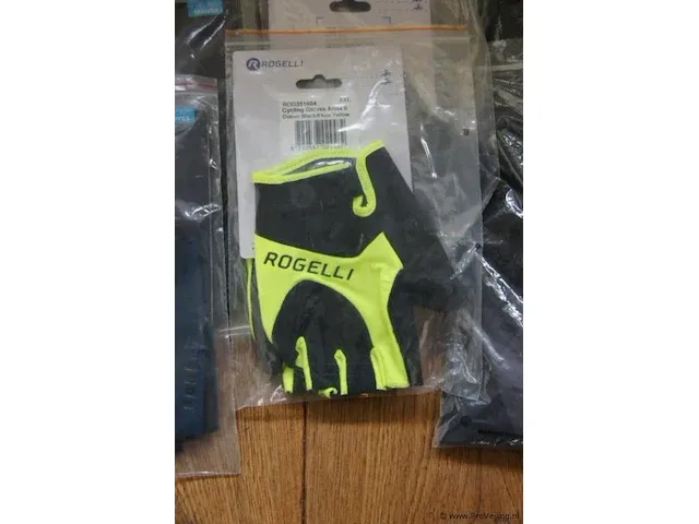Rogelli wielrenhandschoenen & kleding - 15 stuks - afbeelding 2 van  2
