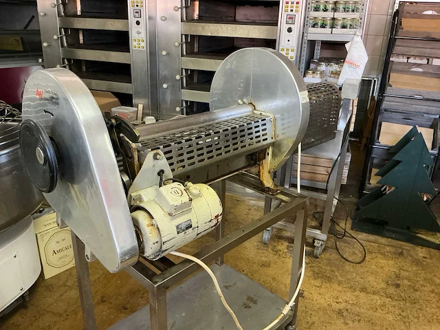 Roggebrood snijmachine broodsnijmachine - afbeelding 14 van  16