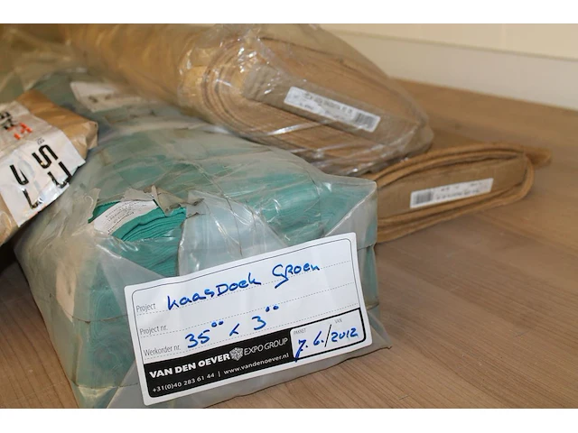 Rol groen kaasdoek met breedte 311 cm a 35 m, zwarte kaasdoek met lengte 300 cm, roll jute met breedte 150 ... - afbeelding 2 van  2