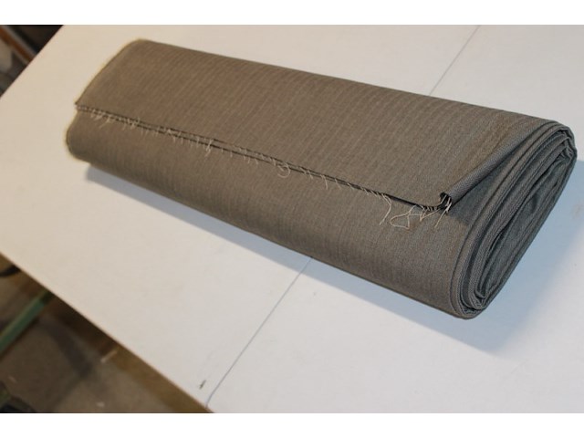 Rol stof 1 rol grijs 145 breed 250 gr 11 meter - afbeelding 2 van  7