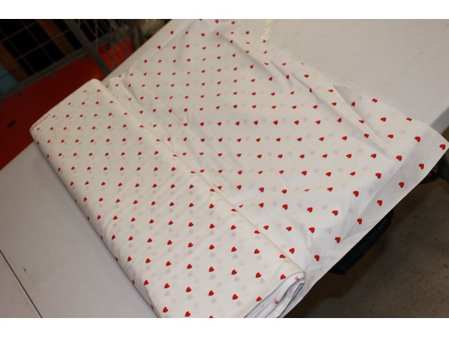 Rol stof 1 rol hartjes wit 148 breed 110 gr 7 meter - afbeelding 3 van  5