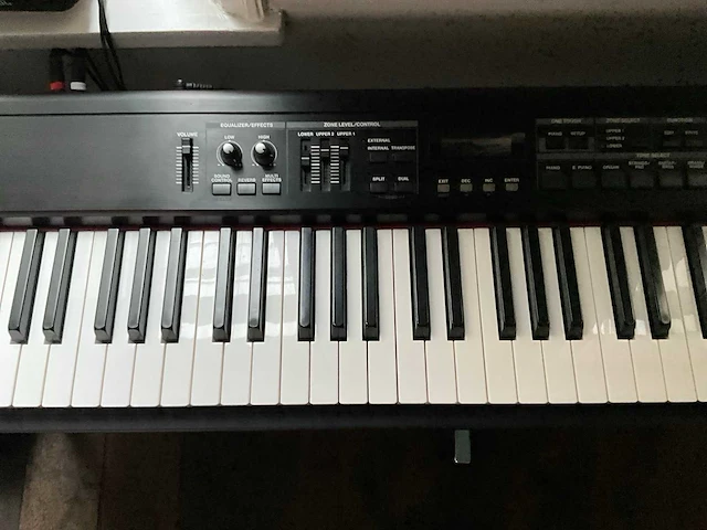 Roland rd-300gx keyboard - afbeelding 3 van  7