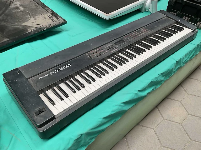 Roland rd-600 stage piano - afbeelding 1 van  6