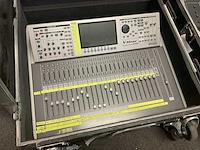 Roland v-mixer digital mixing console - afbeelding 1 van  5