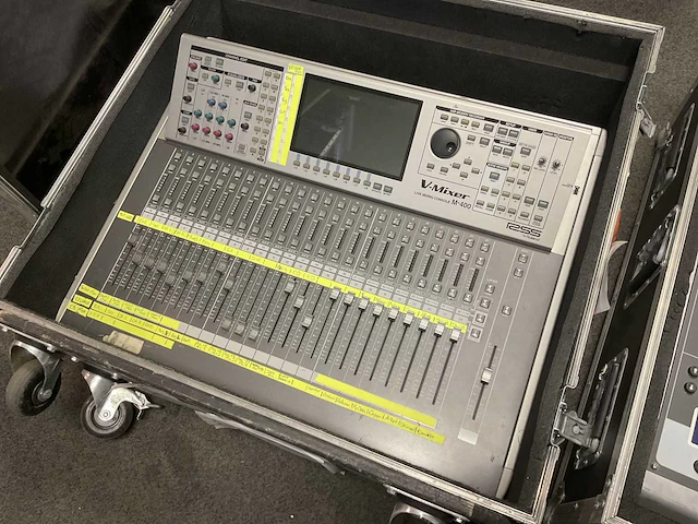 Roland v-mixer digital mixing console - afbeelding 2 van  5