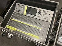 Roland v-mixer digital mixing console - afbeelding 2 van  5