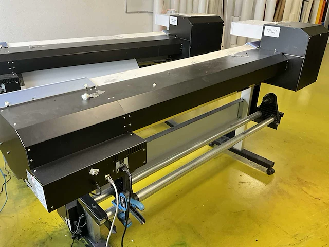 Roland versacamm vs-540i plotter/cutter 54” - afbeelding 6 van  8