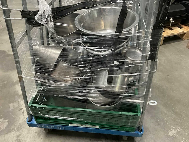 Rolcontainer inclusief kookgerei - afbeelding 3 van  5