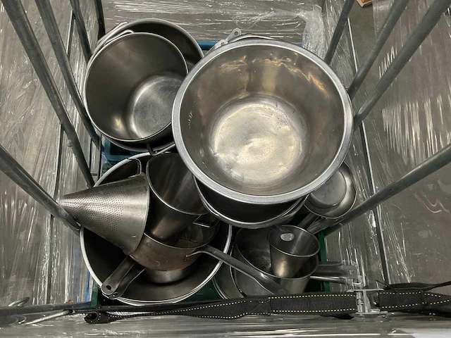 Rolcontainer inclusief kookgerei - afbeelding 4 van  5