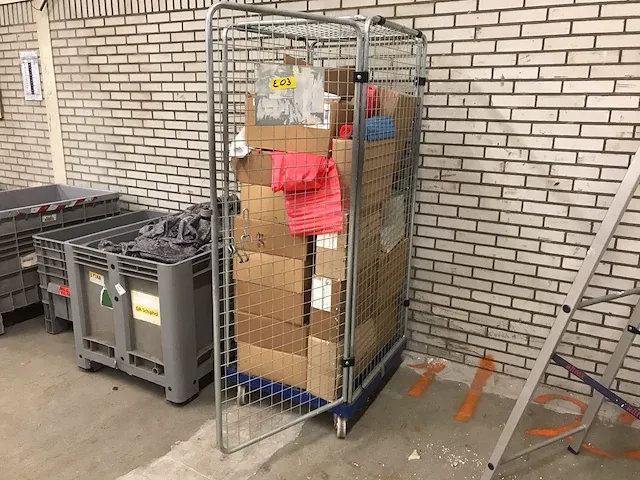 Rolcontainer met vuilniszakken - afbeelding 1 van  6